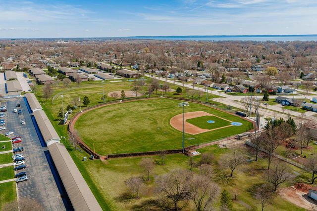 1041 London STREET, Menasha, WI 54952