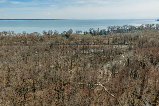1041 London STREET, Menasha, WI 54952