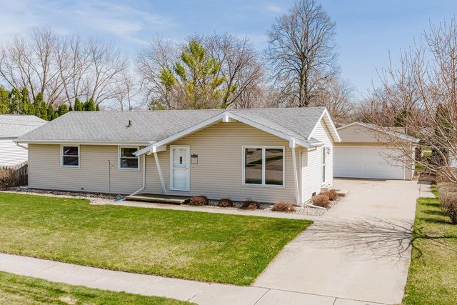 1041 London STREET, Menasha, WI 54952