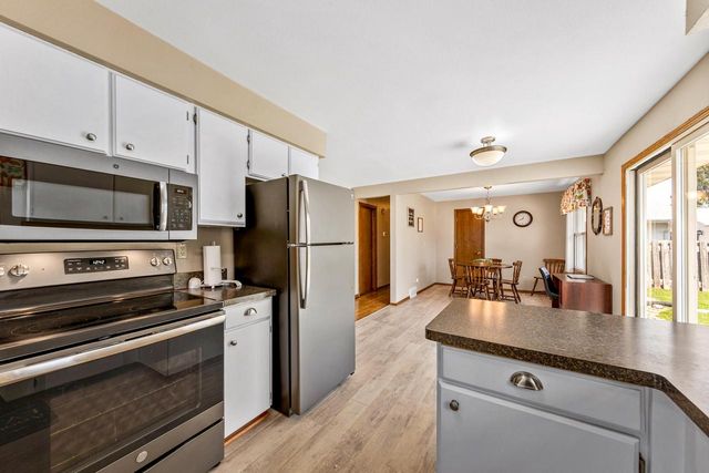 1041 London STREET, Menasha, WI 54952