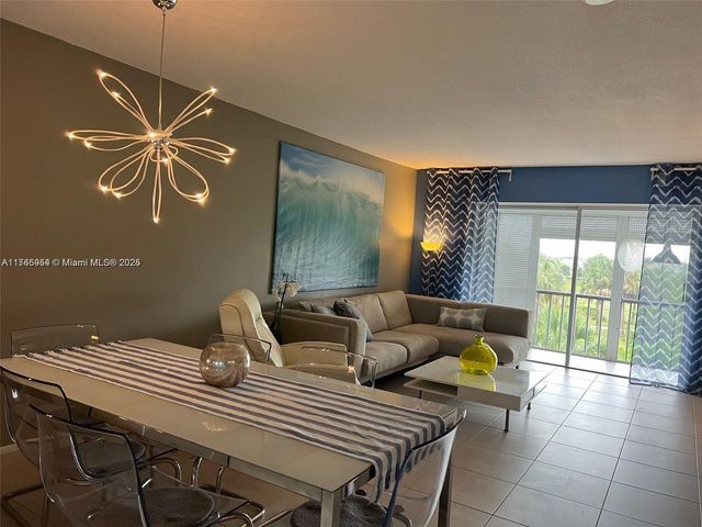 4800 Hillcrest Ln 402, Hollywood, FL 33021