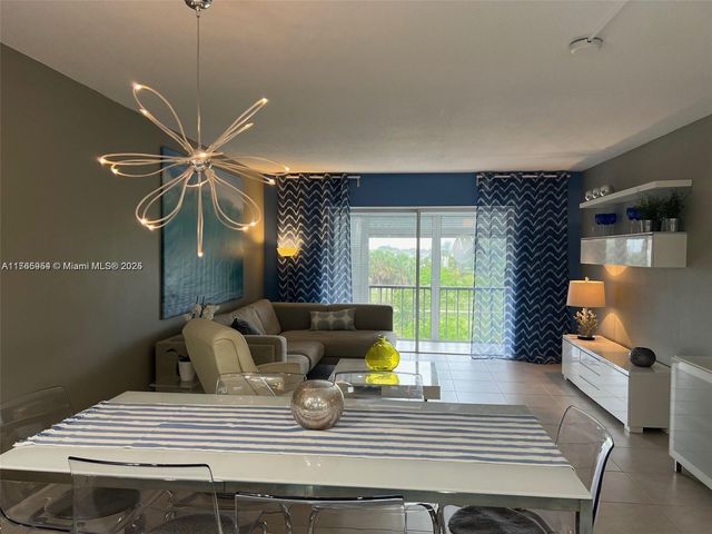 4800 Hillcrest Ln 402, Hollywood, FL 33021