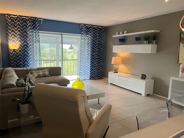 4800 Hillcrest Ln 402, Hollywood, FL 33021