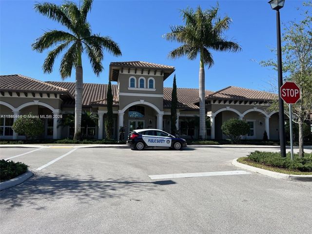 4800 Hillcrest Ln 402, Hollywood, FL 33021