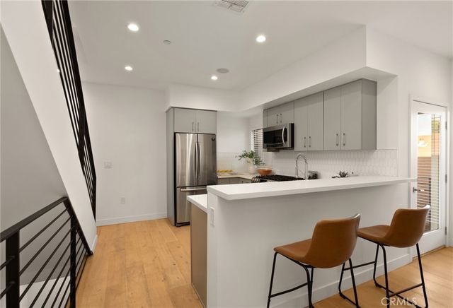 233 N Burlington Avenue, Echo Park, CA 90026