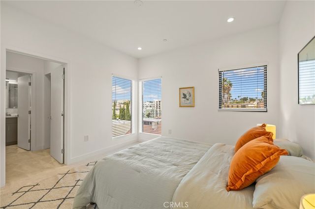 233 N Burlington Avenue, Echo Park, CA 90026