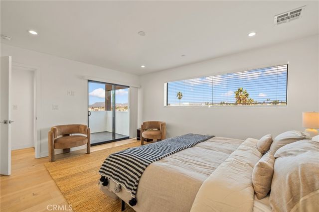 233 N Burlington Avenue, Echo Park, CA 90026