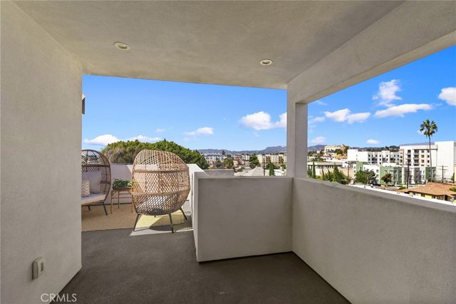233 N Burlington Avenue, Echo Park, CA 90026