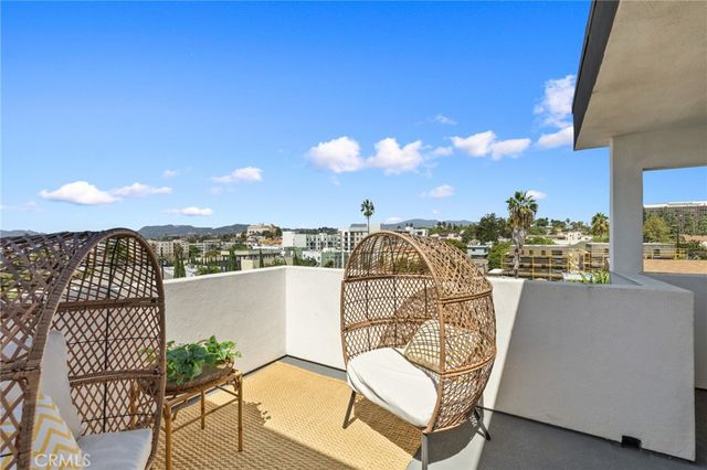 233 N Burlington Avenue, Echo Park, CA 90026