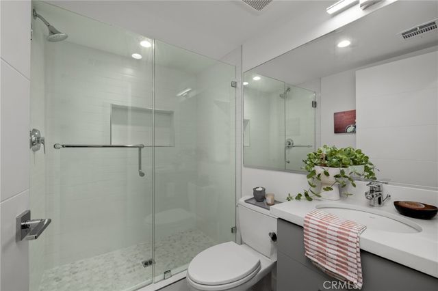 233 N Burlington Avenue, Echo Park, CA 90026