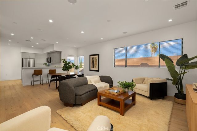 233 N Burlington Avenue, Echo Park, CA 90026