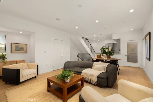 233 N Burlington Avenue, Echo Park, CA 90026