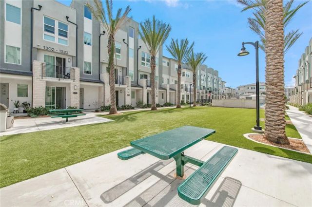 1515 W Bushell St, Anaheim, CA 92805