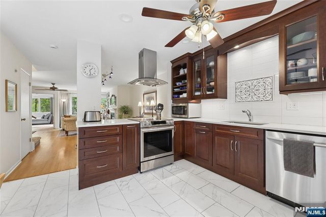 240 Mountain View Drive, Mahwah, NJ 07430