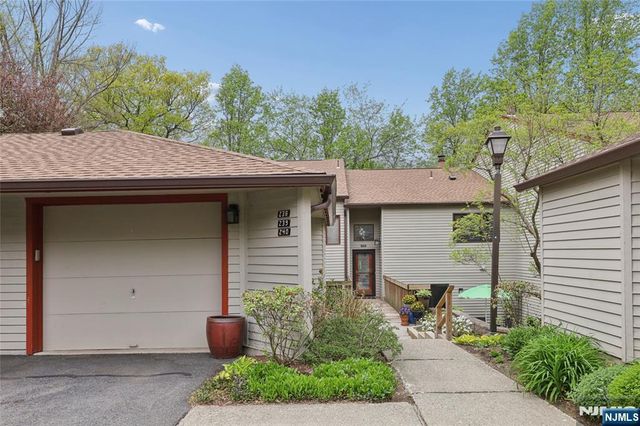 240 Mountain View Drive, Mahwah, NJ 07430