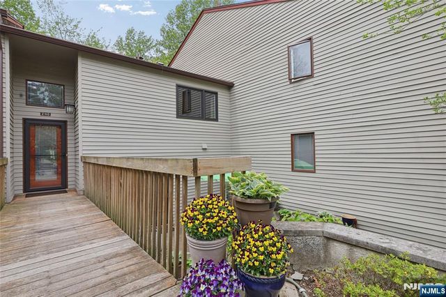 240 Mountain View Drive, Mahwah, NJ 07430