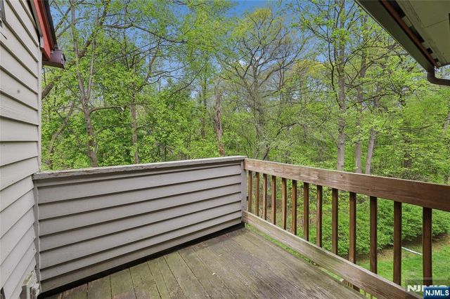 240 Mountain View Drive, Mahwah, NJ 07430