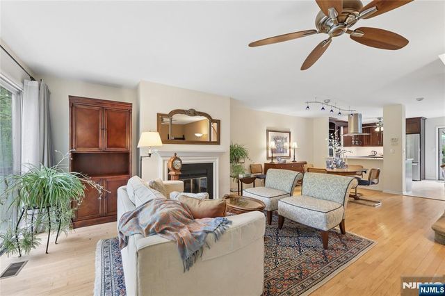 240 Mountain View Drive, Mahwah, NJ 07430