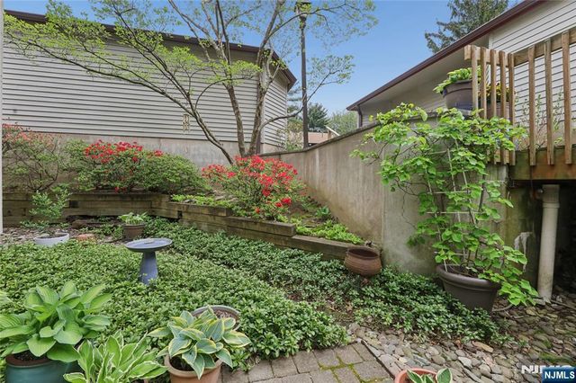 240 Mountain View Drive, Mahwah, NJ 07430