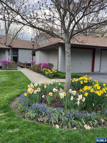 240 Mountain View Drive, Mahwah, NJ 07430