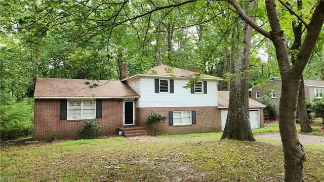 70 Normandy LN, Newport News, VA 23606