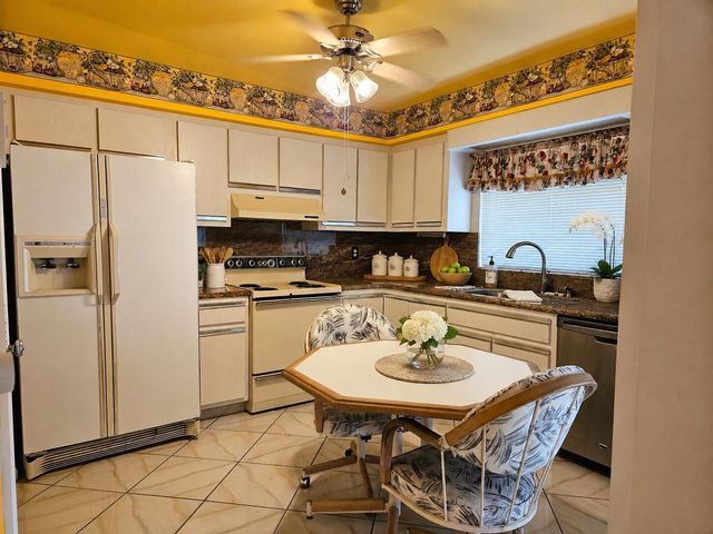 4763 Storkwood Terrace B, Boynton Beach, FL 33436