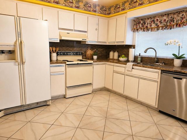 4763 Storkwood Terrace B, Boynton Beach, FL 33436