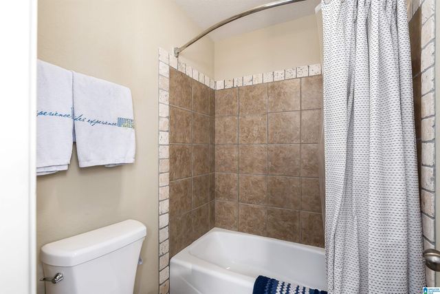 921 HADDINGTON DALE, Pelham, AL 35124