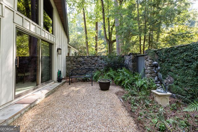 945 River Overlook Court, Sandy Springs, GA 30328