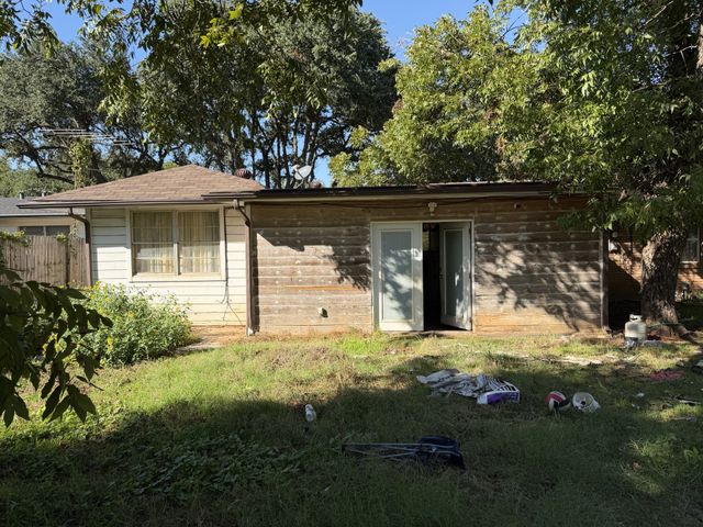 1202 W Tucker Boulevard, Arlington, TX 76013