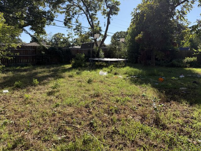 1202 W Tucker Boulevard, Arlington, TX 76013