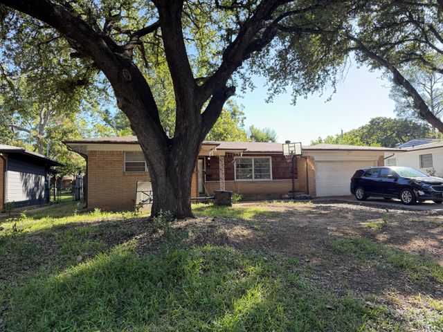 1202 W Tucker Boulevard, Arlington, TX 76013