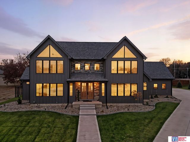 4727 Lambert Place, Columbus, NE 68601