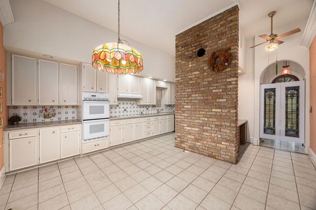 236 Preston Street, Columbus, TX 78934