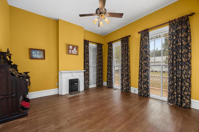 236 Preston Street, Columbus, TX 78934