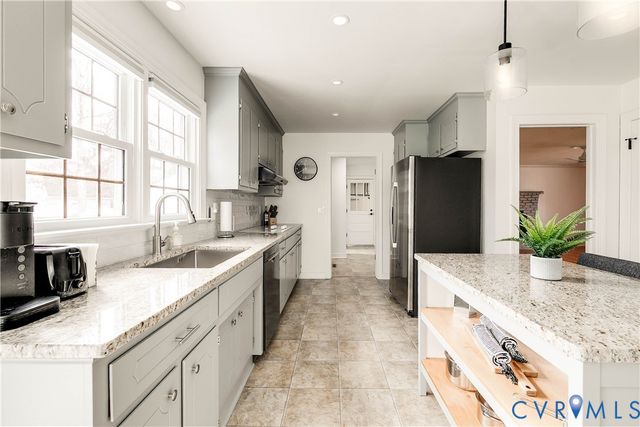 4013 Cresthill Rd, Chester, VA 23831