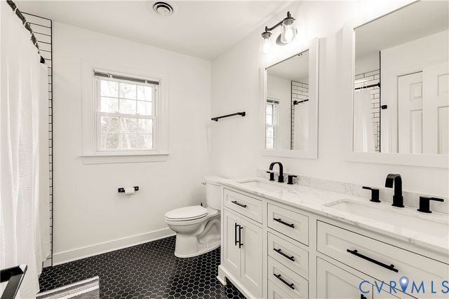 4013 Cresthill Rd, Chester, VA 23831