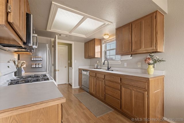 11827 Valley Avenue, Collinsville, OK 74021