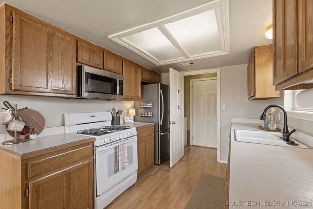 11827 Valley Avenue, Collinsville, OK 74021