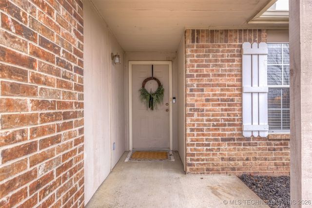 11827 Valley Avenue, Collinsville, OK 74021