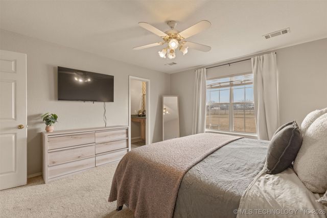 11827 Valley Avenue, Collinsville, OK 74021