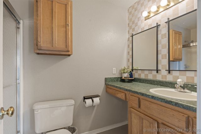 11827 Valley Avenue, Collinsville, OK 74021