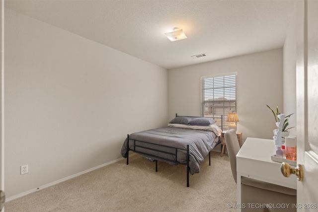 11827 Valley Avenue, Collinsville, OK 74021