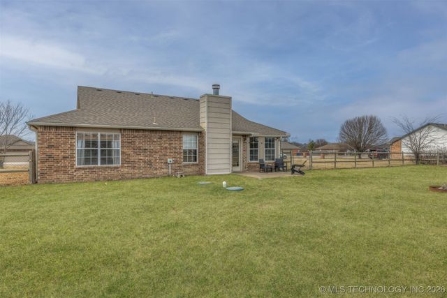 11827 Valley Avenue, Collinsville, OK 74021