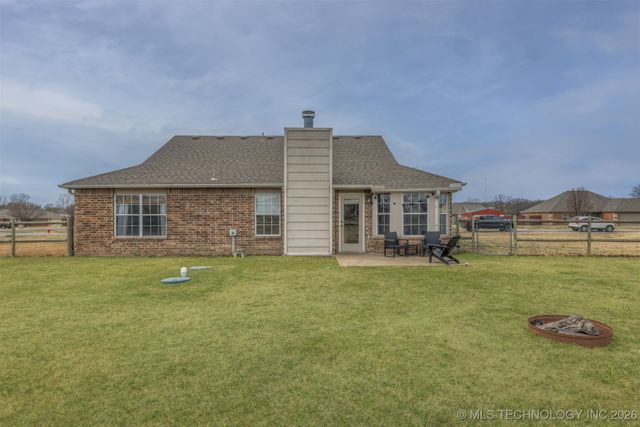 11827 Valley Avenue, Collinsville, OK 74021