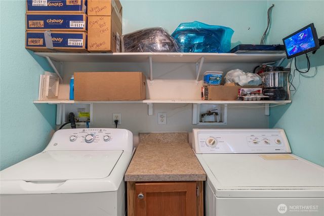 22221 S Forest Loop Road, Granite Falls, WA 98252