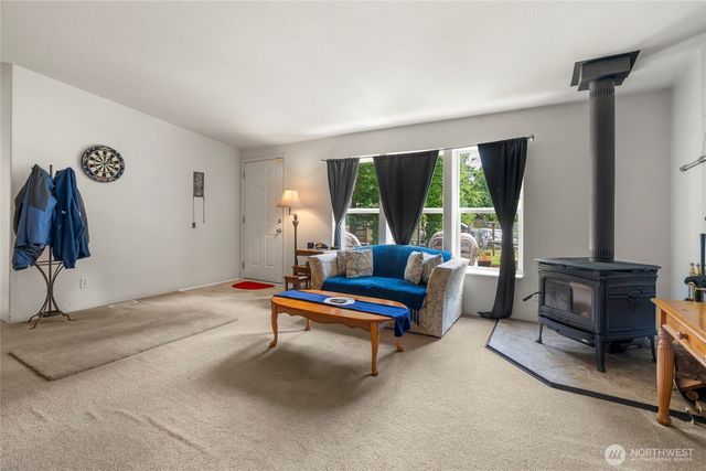 22221 S Forest Loop Road, Granite Falls, WA 98252
