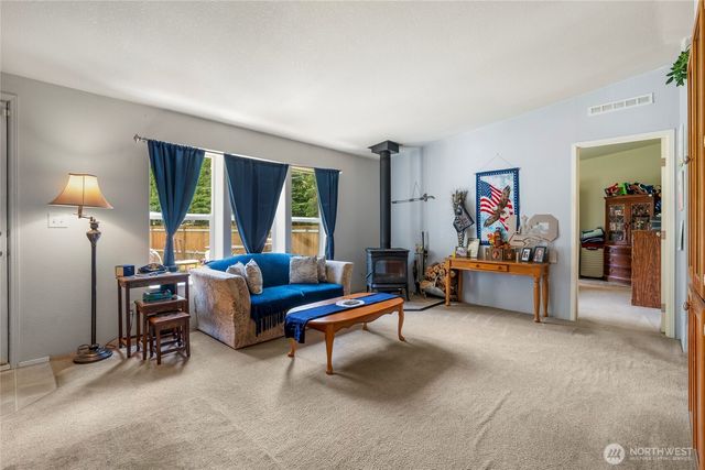 22221 S Forest Loop Road, Granite Falls, WA 98252