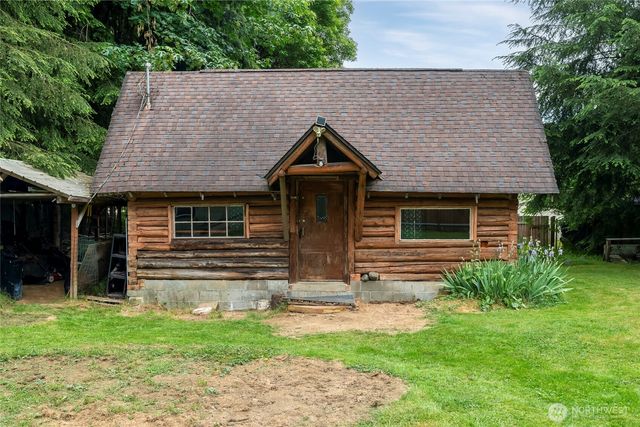 22221 S Forest Loop Road, Granite Falls, WA 98252