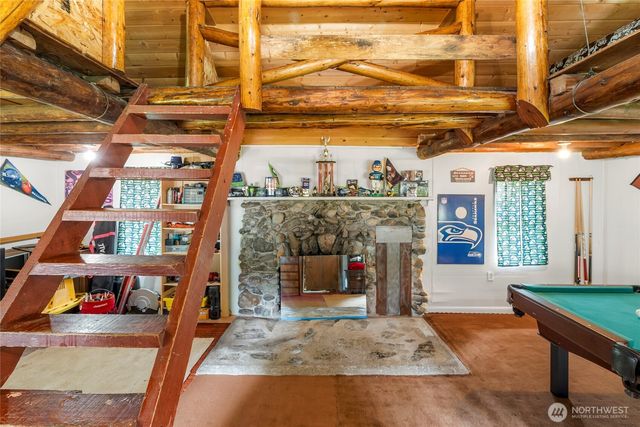 22221 S Forest Loop Road, Granite Falls, WA 98252